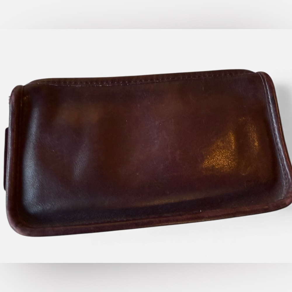 Vintage late 70’s early 80’s oxblood COACH leather cosmetic case. - Picture 4 of 6